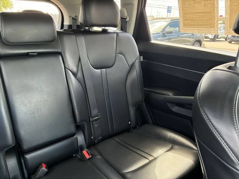 Used 2024 Kia Sorento S FWD image 35