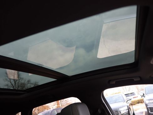 Used 2022 Audi Q3 2.0T Premium w/ Black Optic Sport Package image 15