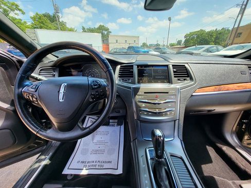 Used 2016 Lincoln MKS AWD image 15