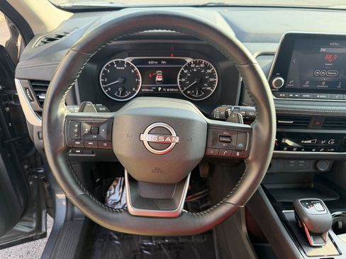 Used 2025 Nissan Rogue SV AWD/4WD image 26
