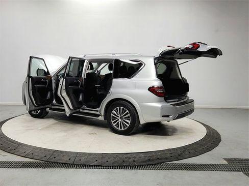 Used 2024 Nissan Armada SL image 13