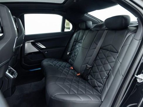 Certified 2025 BMW 740i xDrive AWD/4WD image 22