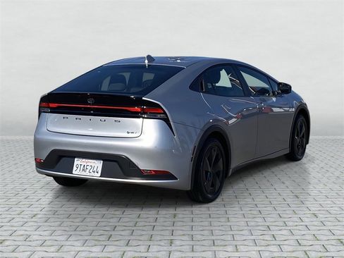 Certified 2025 Toyota Prius LE image 6