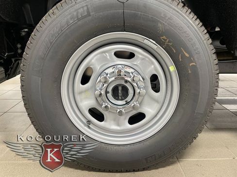 Used 2026 Ford F250 XL w/ XL Chrome Package AWD/4WD image 7
