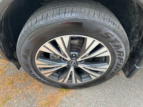 Used 2023 Nissan Rogue SV AWD/4WD image 11