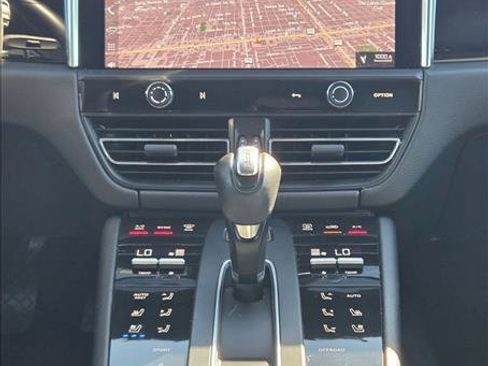 Used 2023 Porsche Macan S image 17