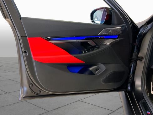 Used 2025 BMW M5 w/ Carbon Package AWD/4WD image 20