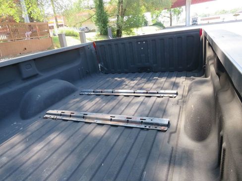 Used 2011 GMC Sierra 3500 SLT w/ SLT Convenience Package image 10