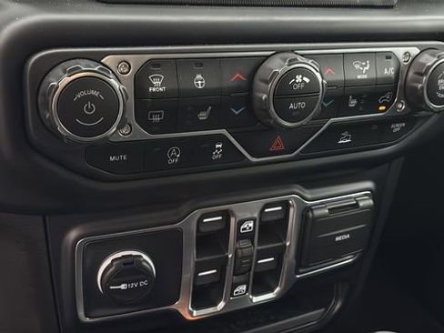 Used 2023 Jeep Gladiator Overland w/ Popular Equipment Package image 26