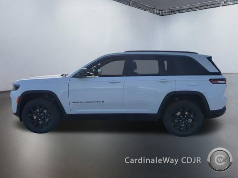 New 2026 Jeep Grand Cherokee Altitude AWD/4WD image 5