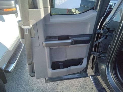 Used 2017 Ford F150 XLT image 6