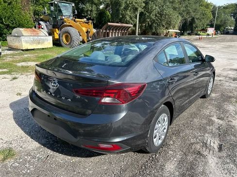 Used 2020 Hyundai Elantra SE FWD image 4