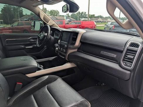 Used 2019 RAM 1500 Laramie AWD/4WD image 25