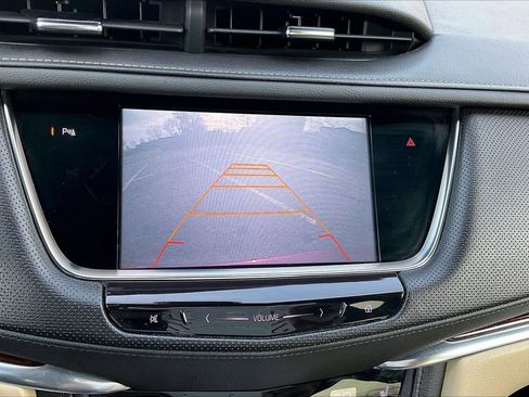 Used 2017 Cadillac XT5 Luxury w/ Driver Awareness Package image 15