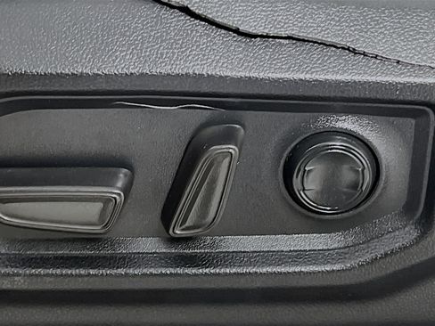 Used 2024 Toyota Tundra Limited AWD/4WD image 16