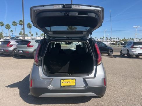 Used 2025 Kia Soul LX w/ LX Technology Package FWD image 26