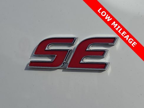 Used 2021 Toyota Corolla SE image 8