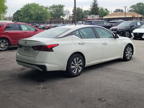 Used 2022 Nissan Altima 2.5 S FWD image 4