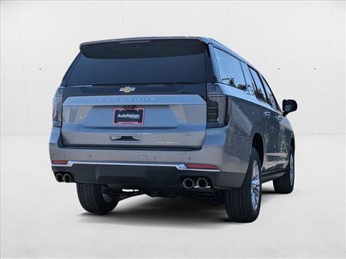 New 2025 Chevrolet Suburban Premier image 5