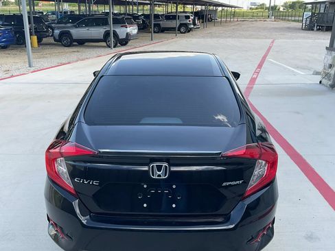 Used 2019 Honda Civic Sport image 10
