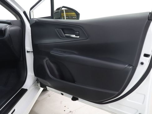 Used 2026 Toyota Prius AWD image 9