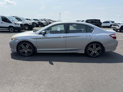 Used 2017 Honda Accord Sport image 3