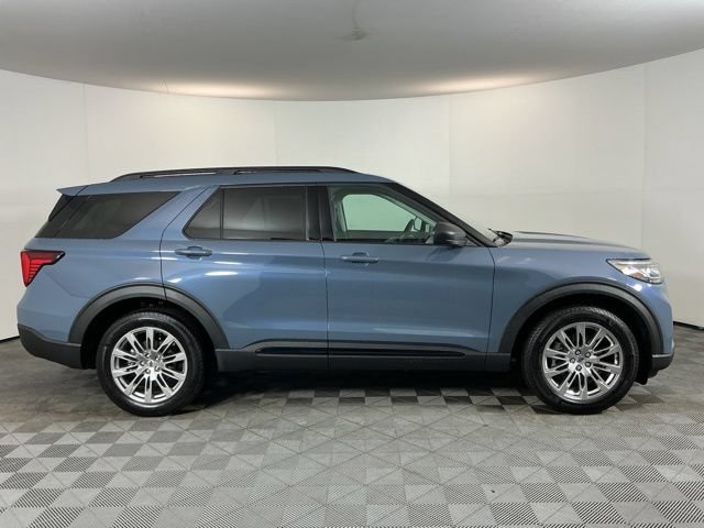 Used 2026 Ford Explorer Active w/ Active Comfort Package AWD/4WD image 4