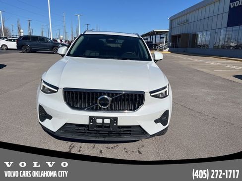 Certified 2023 Volvo XC40 B5 Plus w/ Climate Package image 2