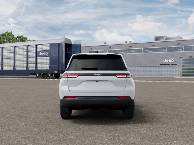 New 2027 Jeep Grand Cherokee Laredo X RWD image 7