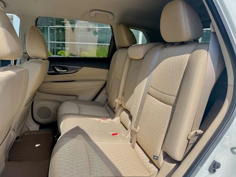 Used 2018 Nissan Rogue SV w/ Premium Package AWD/4WD image 11