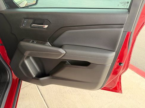 Used 2024 Chevrolet Colorado LT w/ LT Convenience Package image 19