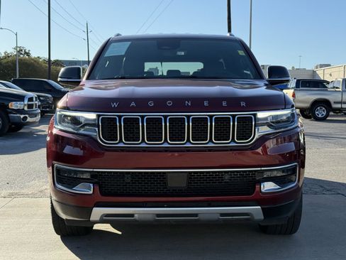 Used 2023 Jeep Wagoneer L Series II image 3