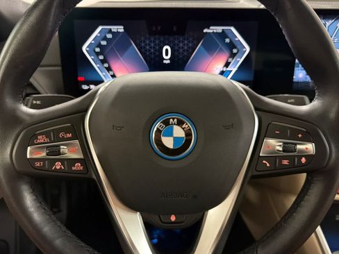 Used 2023 BMW i4 eDrive35 RWD image 23