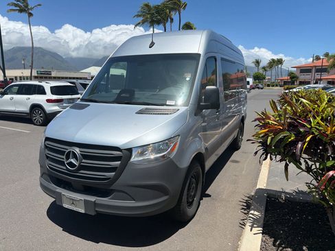 Used 2025 Mercedes-Benz Sprinter 2500 image 7