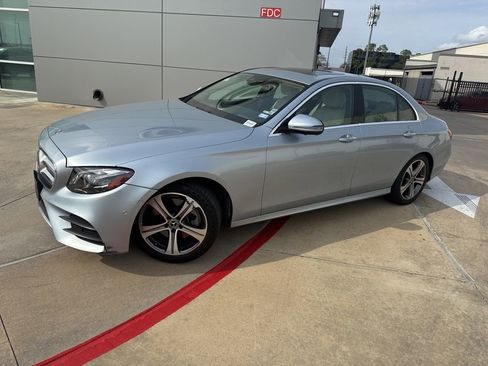 Used 2018 Mercedes-Benz E 300 image 1