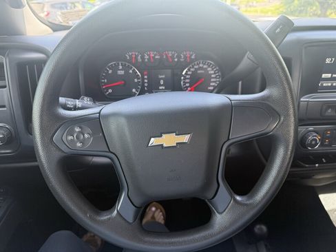 Used 2018 Chevrolet Silverado 1500 Custom w/ Custom Value Package AWD/4WD image 18