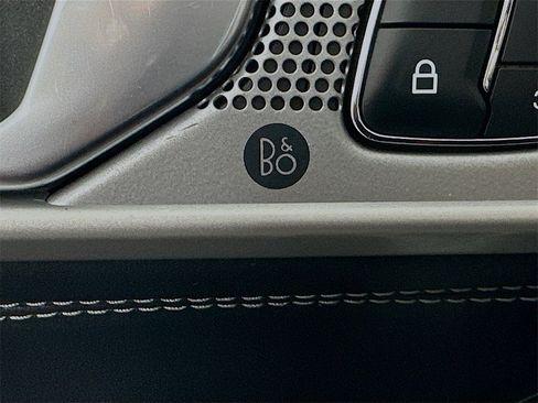 Used 2021 Ford Explorer Limited w/ Equipment Group 301A image 21