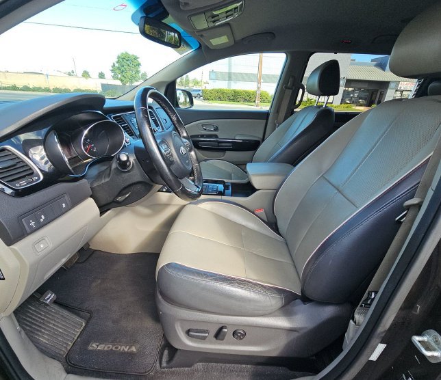 Used 2016 Kia Sedona EX FWD image 6