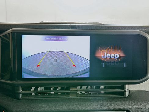 Used 2025 Jeep Wrangler Sport S image 21