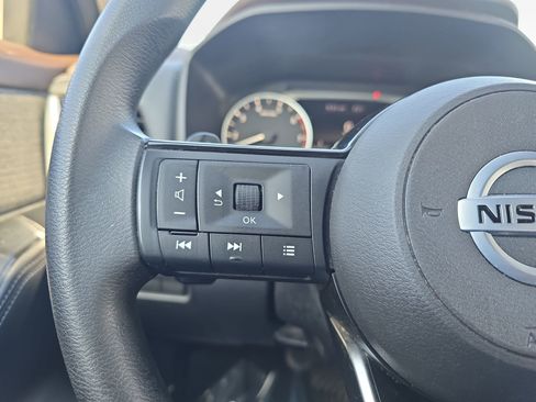 Used 2021 Nissan Rogue SV FWD image 16