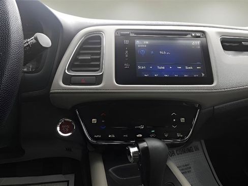 Used 2018 Honda HR-V EX image 14