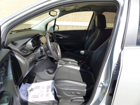 Used 2021 Buick Encore Preferred w/ Safety Package AWD/4WD image 21