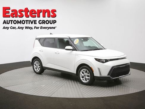 Used 2025 Kia Soul LX w/ LX Technology Package FWD image 48