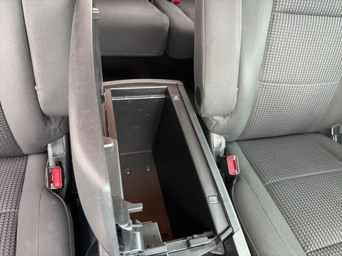 Used 2015 Nissan Titan SV w/ SV Value Truck Package image 38