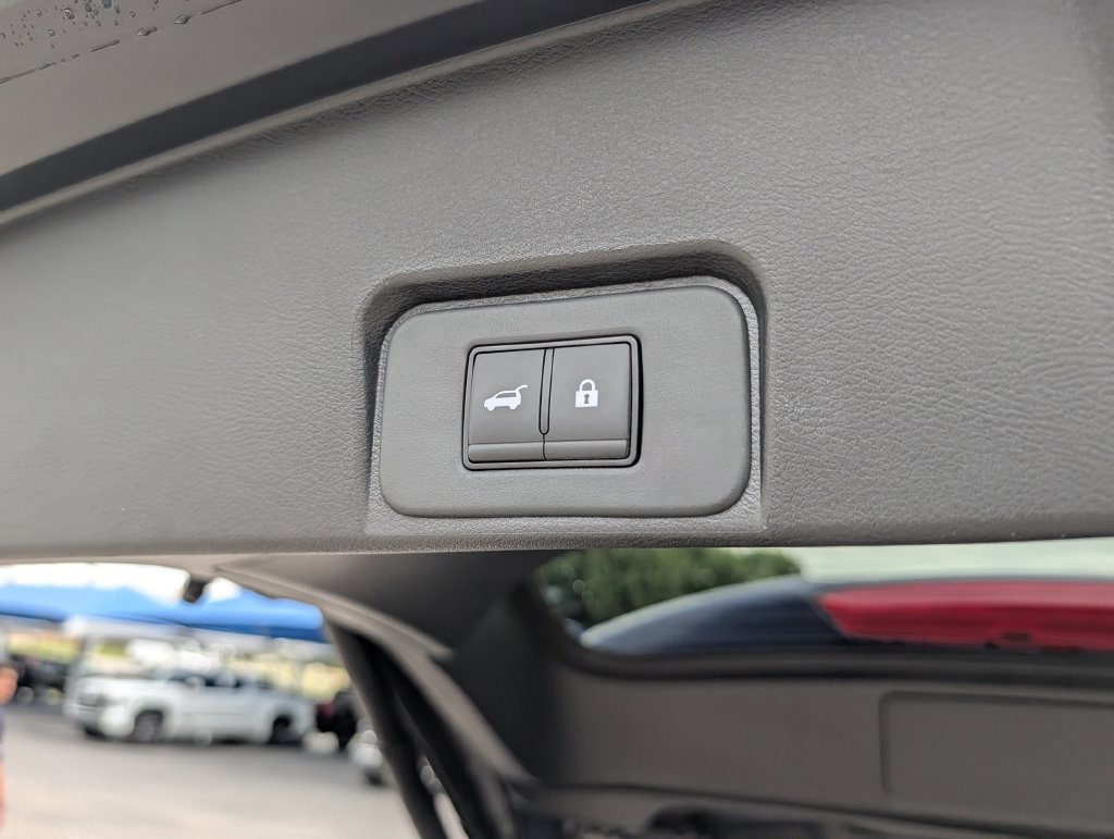 Used 2026 Nissan Rogue SL FWD image 29