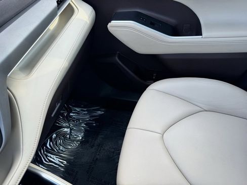 Certified 2022 Toyota Highlander XLE image 26