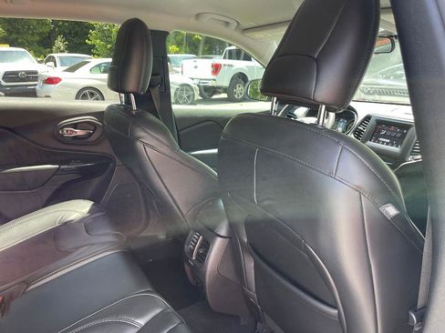 Used 2020 Jeep Cherokee Latitude Plus image 40