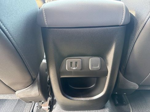 Used 2021 Chevrolet Colorado Z71 w/ Safety Package AWD/4WD image 21