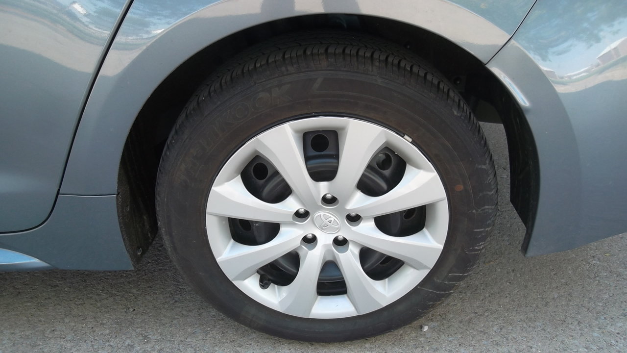 Used 2024 Toyota Corolla LE FWD image 15