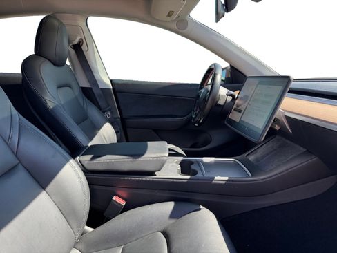 Used 2021 Tesla Model Y Performance image 17